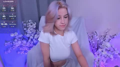 Snapshot of lezy_liza chatting on 09/21/25, 05:09 Lisa online show from 09/21/25, 05:09