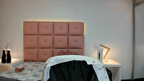 lhiamfitt online show from 09/25/25, 06:33