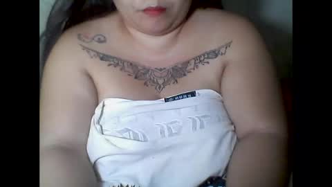 Snapshot of lhiannash33 chatting on 10/15/25, 10:04 lhiannash33 online show from 10/15/25, 10:04