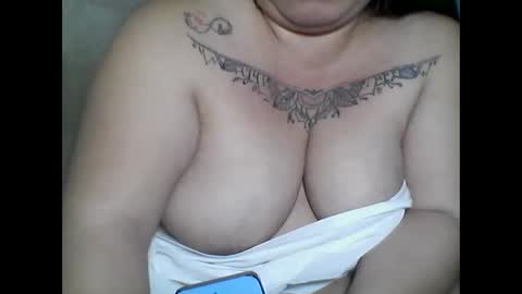 lhiannash33 online show from 11/27/25, 11:51