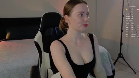 Snapshot of li_j chatting on 09/15/25, 12:32 Linda my FANSLY red fury online show from 09/15/25, 12:32