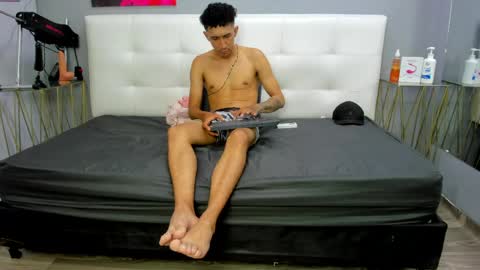 lia78couple online show from 04/23/26, 10:12