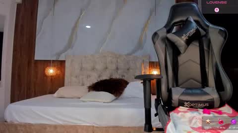 lia_16_ online show from 03/06/26, 11:17