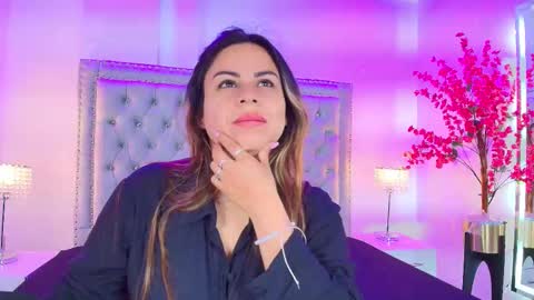 Snapshot of lia_adamsss chatting on 10/18/25, 12:35 Lia online show from 10/18/25, 12:35