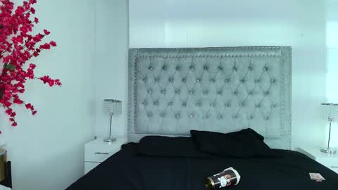 Lia  online show from 11/13/25, 03:16