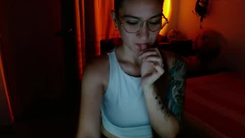 Snapshot of lia_ana_ chatting on 05/05/26, 05:37 liliana online show from 05/05/26, 05:37
