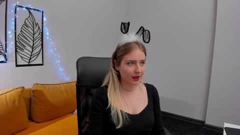 Lia online show from 04/18/26, 01:42