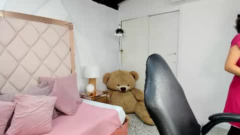 Snapshot of lia_damasco chatting on 07/06/26, 02:08 Lia online show from 07/06/26, 02:08