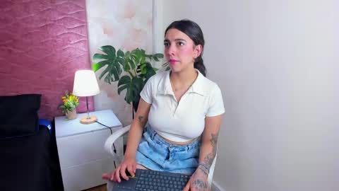 Lia online show from 04/20/26, 08:21