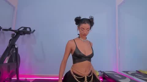 Snapshot of lia_girl2 chatting on 03/06/25, 04:30 Lia online show from 03/06/25, 04:30