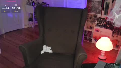 Snapshot of lia_grl chatting on 11/16/25, 02:50 lia_grl online show from 11/16/25, 02:50