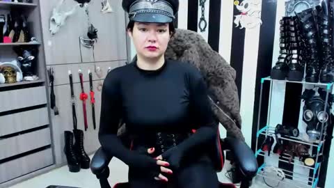 Snapshot of lia_izumy chatting on 01/12/25, 08:14 . online show from 01/12/25, 08:14