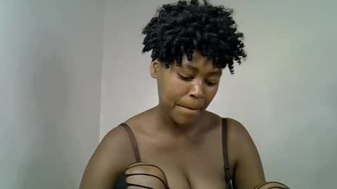 lia online show from 09/11/25, 09:04