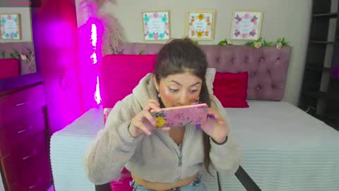 Snapshot of lia_keen chatting on 09/27/25, 08:25 lia online show from 09/27/25, 08:25