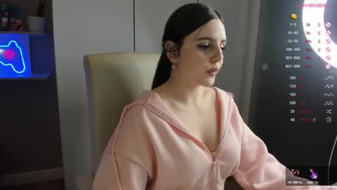 Snapshot of lia_lil chatting on 10/04/25, 01:42 Lia online show from 10/04/25, 01:42