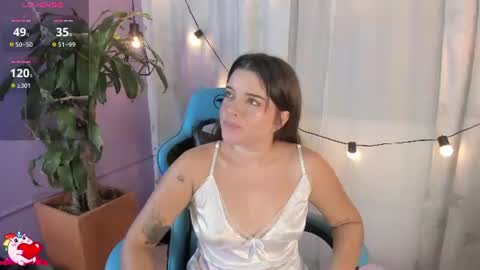 Snapshot of lia_little18 chatting on 06/11/26, 12:32 lia_little18 online show from 06/11/26, 12:32