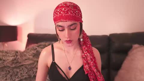 liaa online show from 12/04/25, 08:06