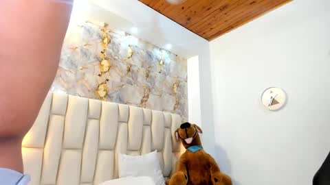 lia_mariana online show from 03/02/26, 07:37