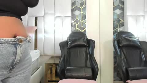 lia_mariana online show from 05/26/26, 04:08