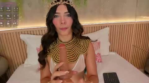 lia_montclair online show from 07/05/26, 12:56