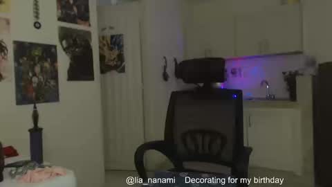 Snapshot of lia_nanami chatting on 10/22/25, 10:53 Lia online show from 10/22/25, 10:53