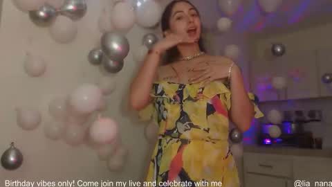 Snapshot of lia_nanami chatting on 10/23/25, 11:24 Lia online show from 10/23/25, 11:24