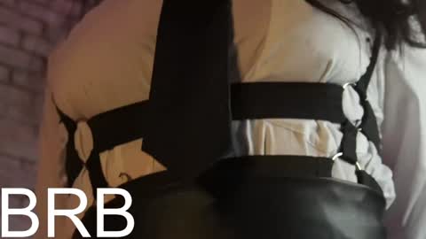 Liana online show from 12/22/24, 11:33