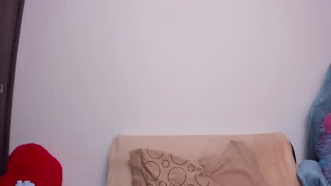 Snapshot of lia_queen610 chatting on 05/29/26, 11:47 Little Queen Lia online show from 05/29/26, 11:47