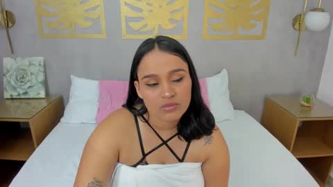 Snapshot of lia_sexx19 chatting on 02/06/25, 02:11 Lia online show from 02/06/25, 02:11