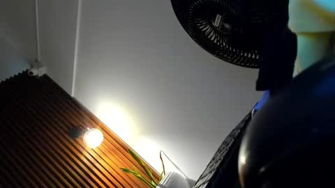 Snapshot of lia_sexx19 chatting on 02/16/25, 05:15 Lia online show from 02/16/25, 05:15