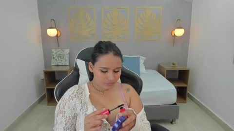 Snapshot of lia_sexx19 chatting on 03/07/25, 02:04 Lia online show from 03/07/25, 02:04