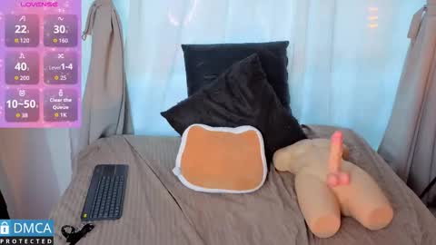 lia summer1 online show from 11/12/25, 07:13