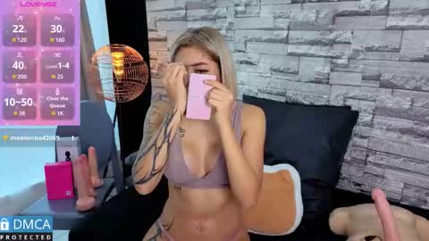 lia summer1 online show from 11/28/25, 07:38