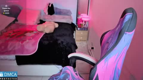 lia summer1 online show from 04/21/26, 07:17