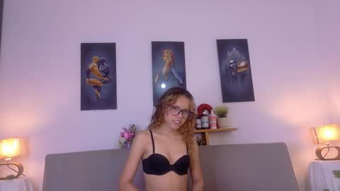 Juliana online show from 05/27/26, 07:22