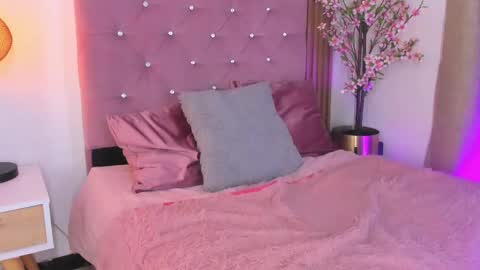 liaa_queen online show from 04/21/26, 06:44