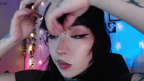 Liaa  online show from 04/16/26, 02:45