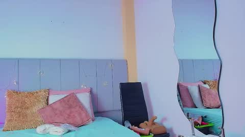 Liaa online show from 04/12/26, 06:35