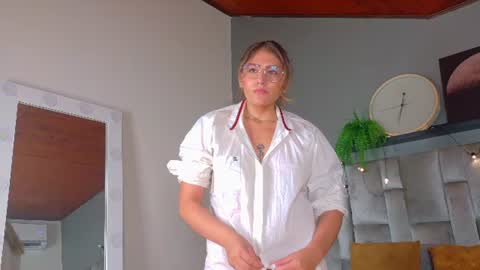 Snapshot of liaamoretti__ chatting on 07/07/26, 06:47 L I A online show from 07/07/26, 06:47