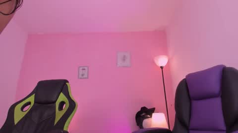 Snapshot of liaamoretzz chatting on 11/24/25, 03:50 liaa moretzz online show from 11/24/25, 03:50