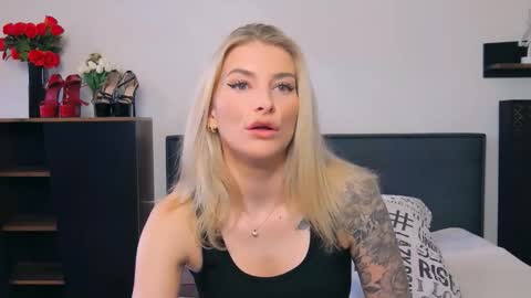 Lia online show from 03/19/26, 01:37