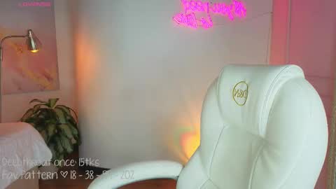 Snapshot of liacox chatting on 11/13/25, 03:16 Lia Cox online show from 11/13/25, 03:16