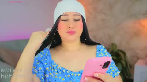 Snapshot of liacox chatting on 11/18/25, 03:01 Lia Cox online show from 11/18/25, 03:01