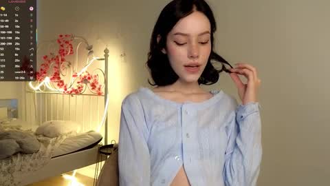 Lia  online show from 10/03/25, 08:55