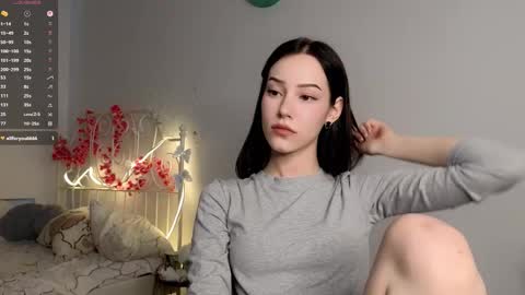 Lia  online show from 03/13/26, 09:49