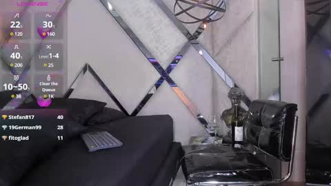 Snapshot of liah_grey8 chatting on 02/23/25, 08:00 ---Liah--- online show from 02/23/25, 08:00