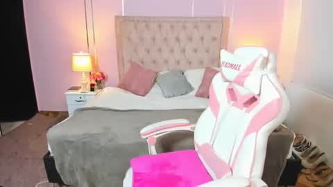 Liah online show from 12/19/24, 08:34