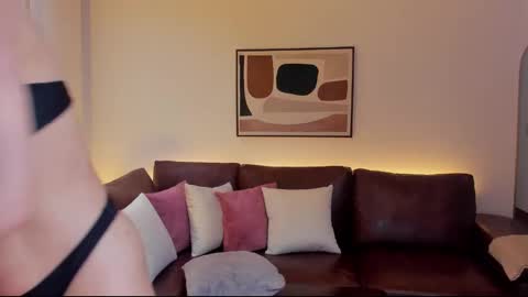 Liah online show from 10/11/25, 01:27