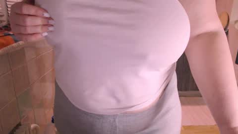 miss Lia  colection for travel online show from 12/19/24, 10:21