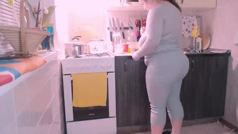 miss Lia  colection for travel online show from 02/26/25, 04:45